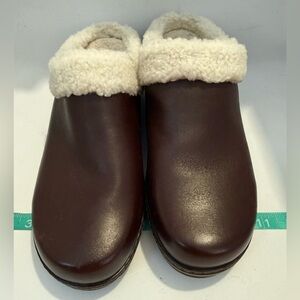 NEW Earth Brown Leather Shearling-Lined Clogs sz 8